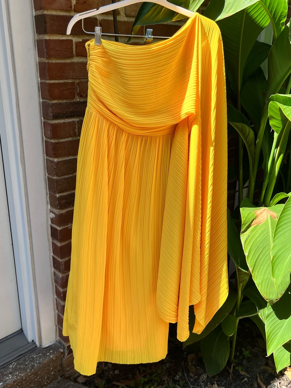 Solace London Pleated Lila Midi Dress - Picture 7 of 12